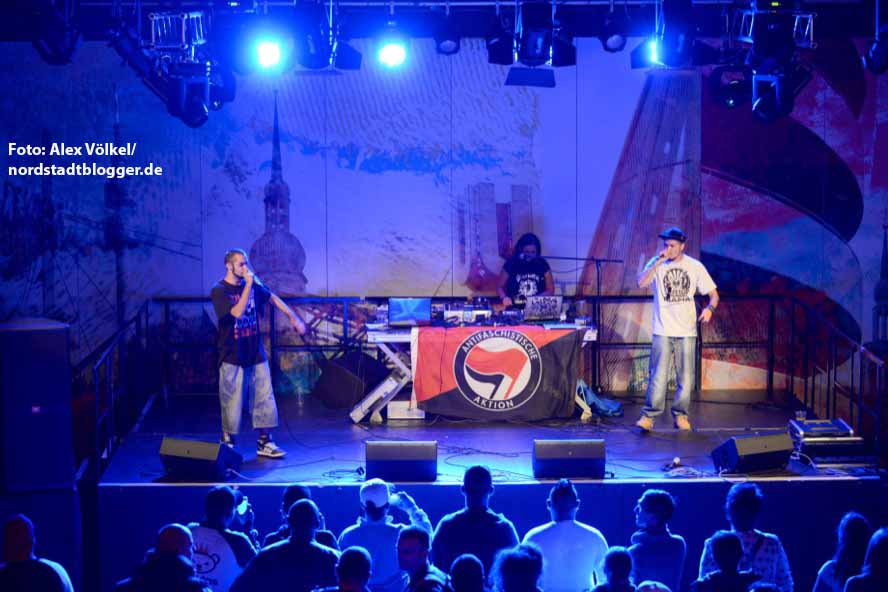 Die Gipsy Mafia setzte klare antifaschistische und antikapitalistische Akzente.