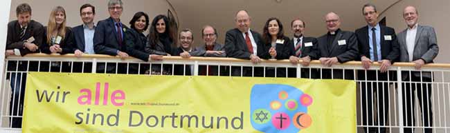 Vertreter der Stadt Dortmund, der Katholischen Stadtkirche, vom Evangelischen Kirchenkreis, der Jüdischen Kultusgemeinde und vom der Rat der Muslimischen Gemeinden nahmen an der Konferenz zur Kampagne „Wir alle sind Dortmund“ teil. 