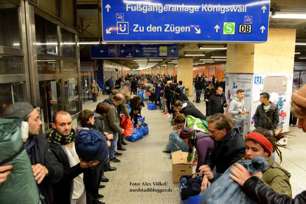 Zahlreiche Dortmunderinnen und Dortmunder haben Spenden für die Flüchtlinge aus Ungarn gebracht.