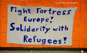 Refugees Welcome - Flüchtlingszug nach Dortmund _4684 - NSB