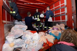 Zahlreiche Dortmunderinnen und Dortmunder haben Spenden für die Flüchtlinge aus Ungarn gebracht.