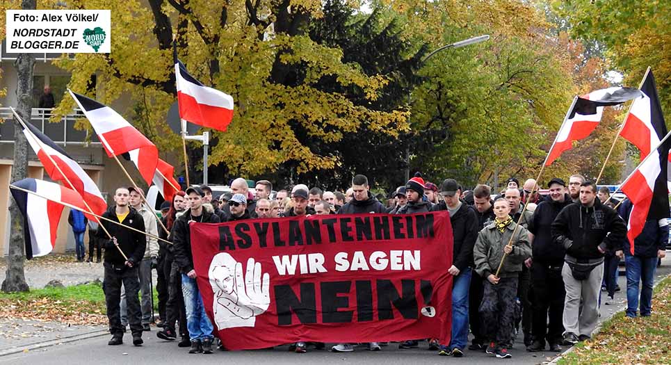 90 Neonazis demonstrierten gegen Flüchtlingsheime in Eving.