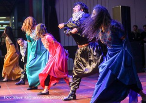 Erstes One World Festival im Dietrich-Keuning-Haus. Die palestinensiche Tanzgruppe Al Carmel