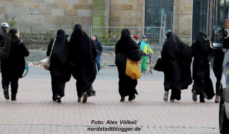 Im Dortmunder Stadtbild sind nicht nur Kopftücher zu sehen.