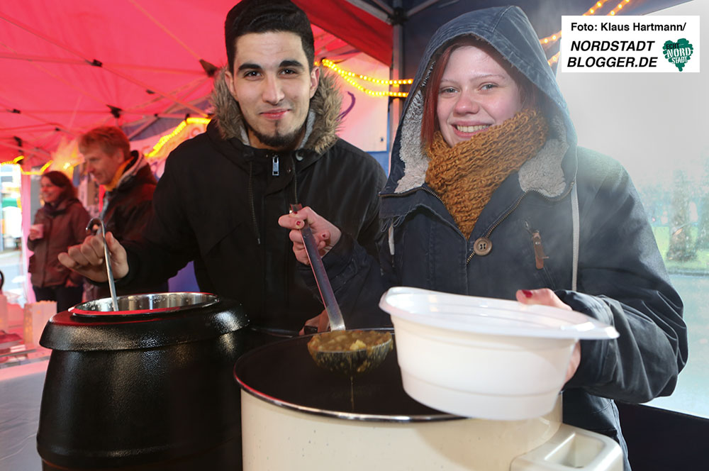 Wintermarkt auf dem Borsigplatz. Am Stand von Kohldampf gab es lecker Erbsensuppe und Glühwein