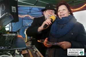 Wintermarkt auf dem Borsigplatz. Dieses Duo sorgte für flotte Unterhaltung am Borsigplatz