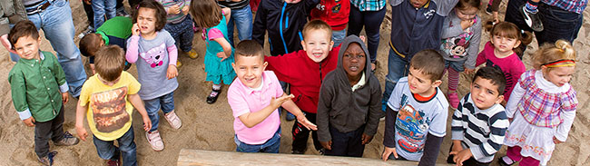 Mitglieder des KInderschutzbundes in der Kindertagesstätte der Gruppe in der Yorckstraße. Foto: Klaus Hartmann