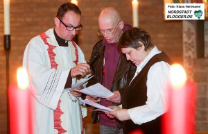 Feier zum 100-jährigen Bestehen des Diözesan Caritasverbandes im Erzbistum Paderborn. Pastor Daniel Schwarzmann im Wortgottesdienst mit Besuchern