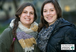 Wiederbelebung Spielplatz Düppelstraße. Jacqueline Siemes und Anna Strolina, v. links, betreuen an zwei Tagen in der Woche die Kinder auf dem Spielplatz Düppelstraße