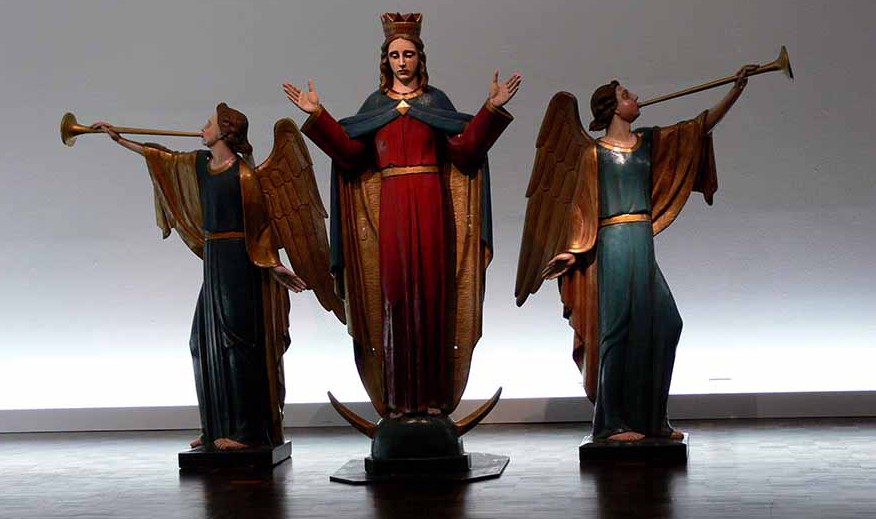 Figurengruppe von einem der acht Marienbogen, die zu Mariä Himmelfahrt in Warendorf aufgestellt werden. Foto: Waltraud Murauer-Ziebach