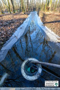 Der Hoeschpark steht teilweise schon wieder unter Wasser. Foto: Simon Bierwald