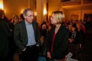 Paul Gerhard Stamm (Superintendent i.R. und Koordinator für Ehrenamtsarbeit) im Gespräch mit Birgit Naujoks (Flüchtlingsrat NRW)