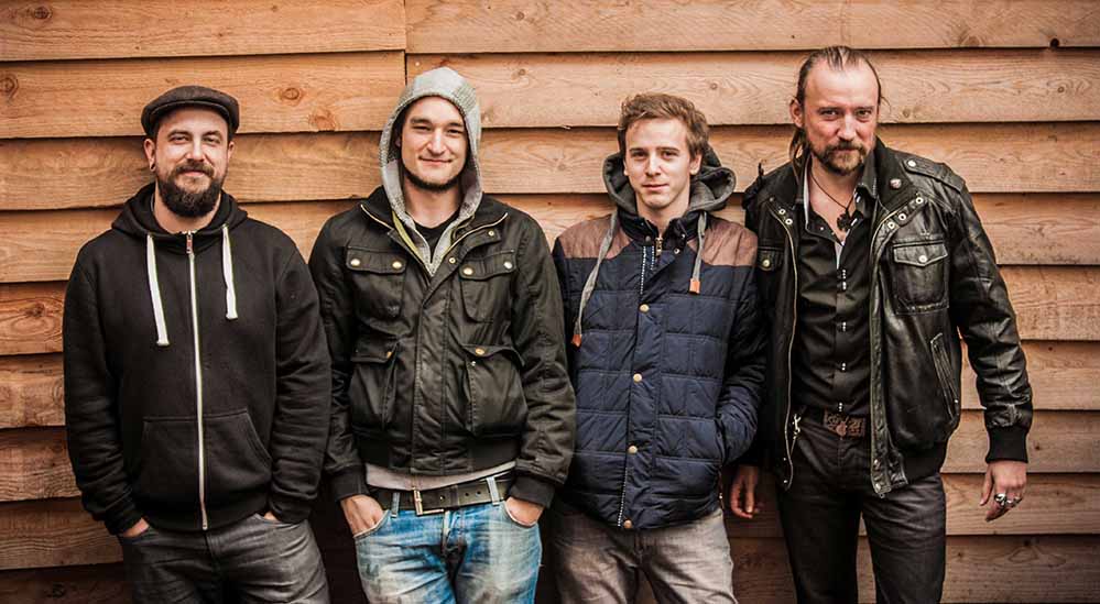 Die Hannes Weyland Band stellt ihr neue EP „Fluchtwagen“ vor.