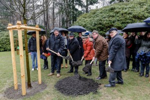 Gedenken an die Opfer nationalsozialistischer Gewaltherrschaft am Mahnmal in der Bittermark.