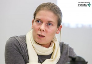 Die Verbraucherzentrale klärt am Weltverbrauchertag über Abzocke am Smartphone auf. Beraterin Anna Gronemann