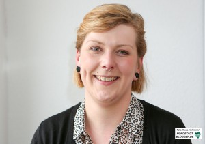 Marijke Garretsen ist neue Jugendbildungsreferentin in der DGB Region Dortmund-Hellweg und nimmt Preis für die DGB-JUgend in Empfang