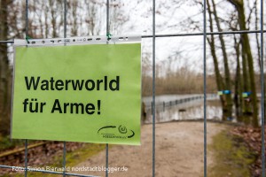 Aktion des Freundeskreises Hoeschpark wegen der Überschwemmung in Brügmanns Hölzchen. Fotos: Simon Bierwald