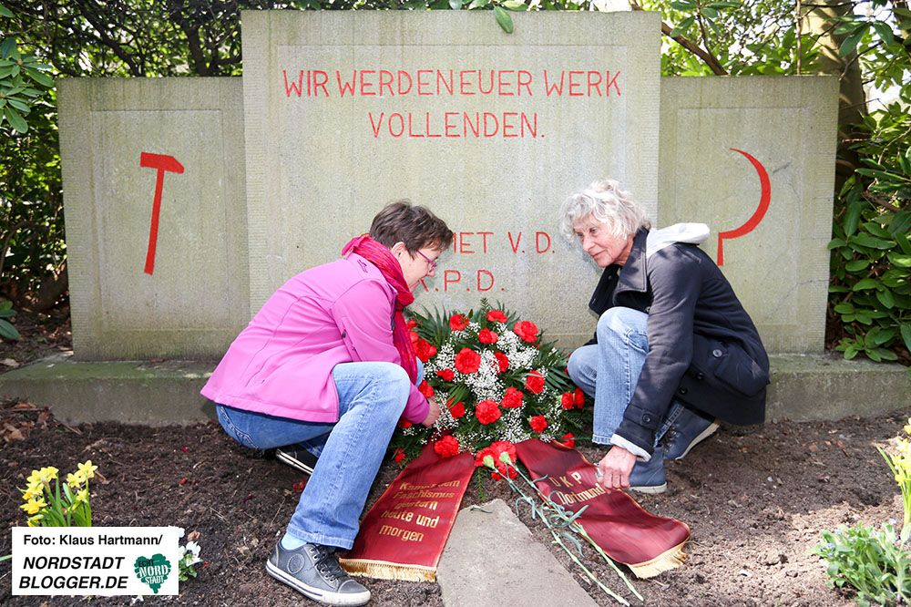 DKP erinnert an die Toten des Kapp-Putsch in Dortmund am Mahnmal auf dem Nordfriedhof