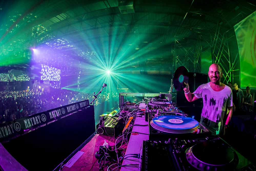 50 international bekannte DJ's werden auf den Floors in den Westfalenhallen auflegen.