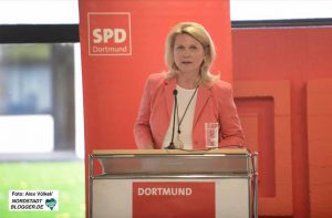 Die Bundestagsabgeordnete Sabine Poschmann warnte vor der drohenden gesellschaftlichen Spaltung.