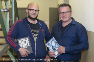 Drei Steine, illustrierter Roman von Nisl Oskamp über Dortmunder Neonazis wird in der Steinwache vorgestellt. David Schraven und Nils Oskamp