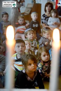 Jüdische Gemeinde hat einen eigenen Kindergarten - und feiert dort natürlich auch eine Shabbat-Feier.