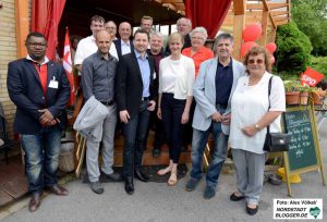 SPD-Mitglieder aus BV, Rat, Landtag, Bundestag und Europaparlament standen für Gespräche bereit.