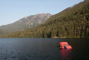 Ausstellung: Schwerer Mut -Leichter Spott, zeigenössische Landschaftsdarstellungen im Künstlerhaus. Rainer Nöbauer-Kamm. SIN KING, Instalation