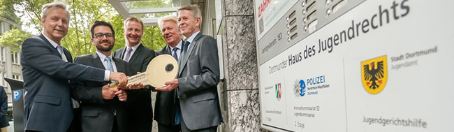 In Dortmund wurde jetzt das „Haus des Jugendrechts" durch Justizminister Thomas Kutschaty und Innenminister Ralf Jäger eröffnet.