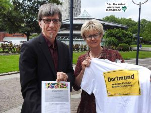 Friedrich Stiller und Jutta Reiter stellten das Programm des Arbeitskreises vor. Foto: Alex Völkel