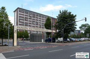 Dortmunder Denkmalhefte: Im Brunnen der Familie Heuner. Das Parkhaus Friedensplatz vor dem Stadthaus