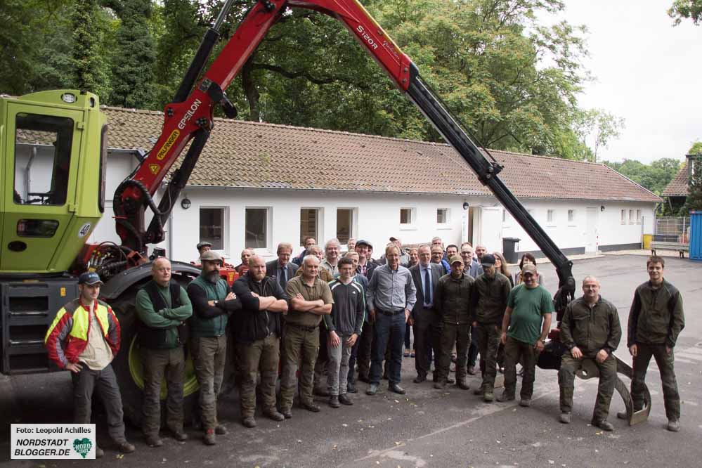 Das Team des Forstbetriebs Westerholz im Fredenbaumpark ist froh über die erfolgte Sanierung. 