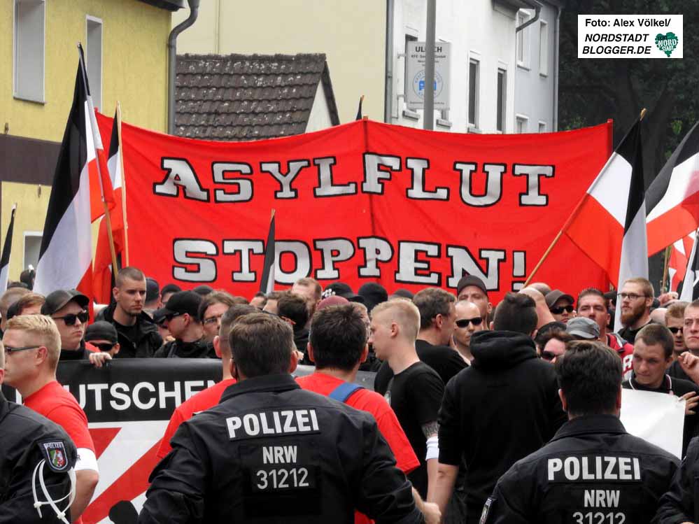 Rund 900 Neonazis aus Deutschland und dem EU-Ausland kamen nach Dortmund. Foto: Alex Völkel