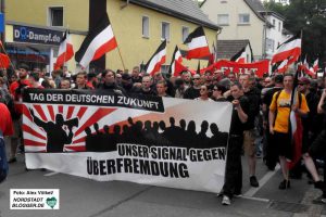 Rund 900 Neonazis aus Deutschland und dem EU-Ausland kamen nach Dortmund. Foto: Alex Völkel