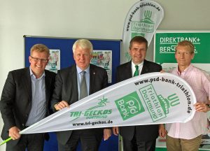 Martin Gähner (Vorsitzender der Tri-Geckos), Schirmherr OB Ullrich Sierau, August-Wilhelm Albert (PSD-Bank), Udo Antoniewicz (Cheforganisator). Foto: Joachim vom Brocke