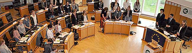 Die „Jung-Parlamentarier“ während ihrer Debatte im Dortmunder Ratssaal.