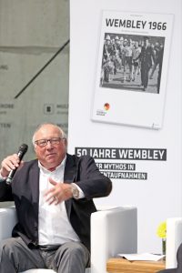 Auch Ehrenspielführer Uwe Seeler stand Rede und Antwort. Deutsches Fußballmuseum/ Carsten Kobow 