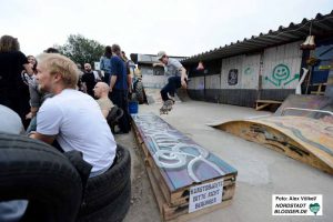 Auf dem Außengelände soll ein Skatepark entstehen - einen Vorgeschmack gab es schon jetzt.