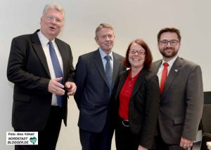 Justizminister Thomas Kuschaty, Nadja Lüders, Volker Schmerfeld-Tophof und Hartmut Ganzke (v.re.).