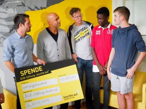 Das Abschiedsspiel von Dede bescherte der Stiftung 40.000 Euro. Fotos: Roland Klecker