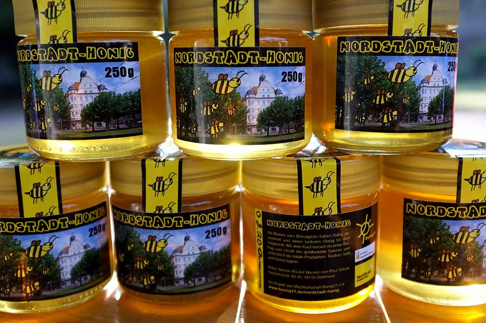 Ein gelungenes Etikett für den Nordstadt-Honig: mit Borsigplatz und den schwarz-gelben Bienen.