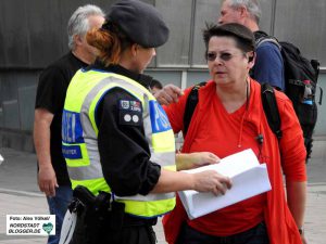 Demoanmelderin Iris Bernert-Leushacke hatte sich bereits vor Ort über anlasslose Videobeobachtung beschwert.