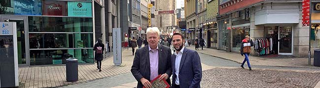 Christian Weyers (hier mit OB Ullrich Sierau) ist Beauftragter für das Brückstraßenquartier. Foto: Joachim vom Brocke