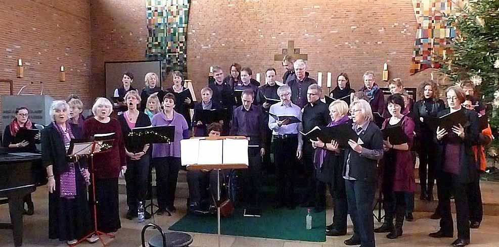 Das Weihnachtskonzert von „CantaStrophe“ und „Jazzence“ brachte 1200 Euro an Spenden ein.