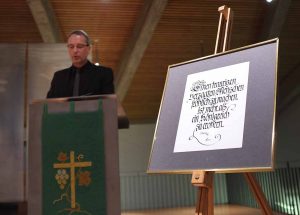 Superintendent Ulf Schlüter gab während der Atempause einen Einblick ins wortgewaltige Schaffen Luthers.