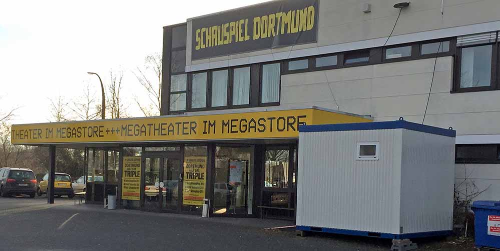 Noch bis diesen Sommer bleibt der Mega-Store in Hörde Spielstätte. Dann wird umgezogen und ab Dezember wieder am Hiltropwall gespielt.
