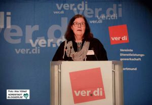 die ver.di-Bezirksvorsitzende Erika Wehde rief die GewerkschafterInnen auf, sich RechtspopulistInnen entgegen zu stellen.