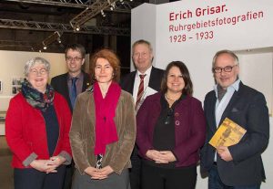 Stellten die Ausstellung auf der Zeche Zollern vor: (v.l.) Hanneliese Palm, Dr. Stefan Mühlhofer, Stefanie Grebe, Jörg Stüdemann, Dr. Anne Kugler-Mühlhofer und Dirk Zache. Foto: LWL/Hudemann