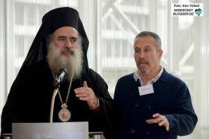 Erzbischof Attalah Hanna aus Jerusalem mit Organisator Dr. Hisham Hammad.