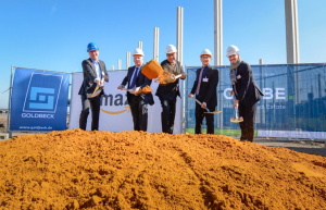 v.l. Jan Dietrich Hempel, Geschäftsführer Garbe, Oberbürgermeister Ullrich Sierau, Geschäftsführer der Wirtschaftförderung Thomas Westphal, Lars Krause, Geschäftsführer der Amazon Logistik Werne GmbH und Rene Kaldenhoven, Goldbeck West GmbH Bild: Dortmund-Agentur / Roland Gorecki